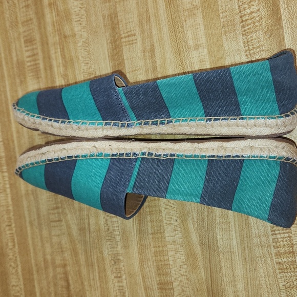 J. CREW Striped Canvas Slip on Espadrille Flats - Blue and Teal, size 10 - Picture 11 of 11